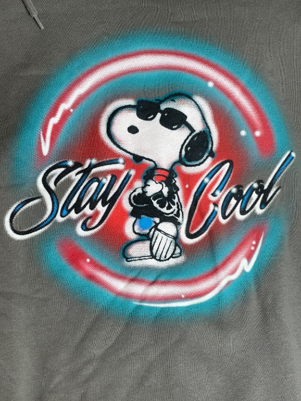 Peanuts "stay cool" graphic hoodie airbrushed style joe cool snoopy size M - Picture 2 of 5
